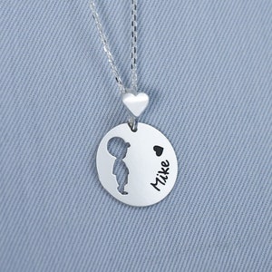 Namenskette Junge mit Herz Gravur, Kette für Mamate, Geschenk für Jungs Jungen, personalisierte Familienkette Geschenk Schulanfang Taufkette Bild 1