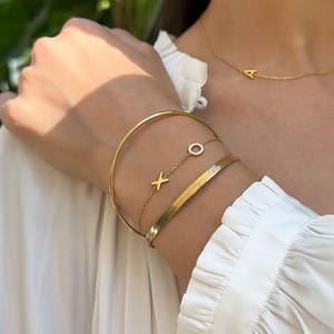 Armband mit Buchstaben, Monogramm, Initial Armband, Buchstaben Armband, Brautjungfer und Freundin Geschenk, personalisiert, kleine Initiale