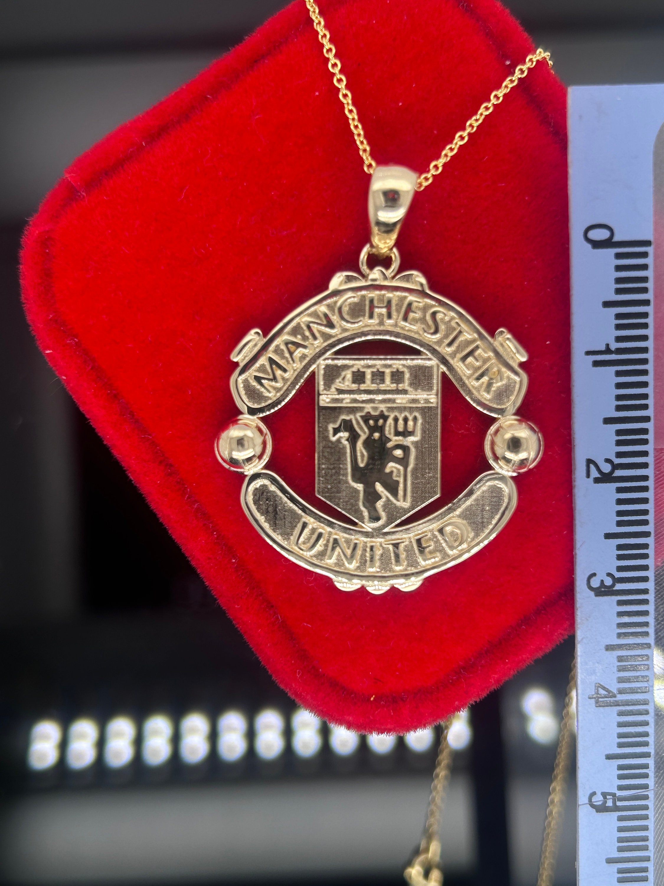 9CT GOLD MANCHESTER United centenary pendant and chain 5gms. £54.00 -  PicClick UK