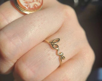 love ring with screw design