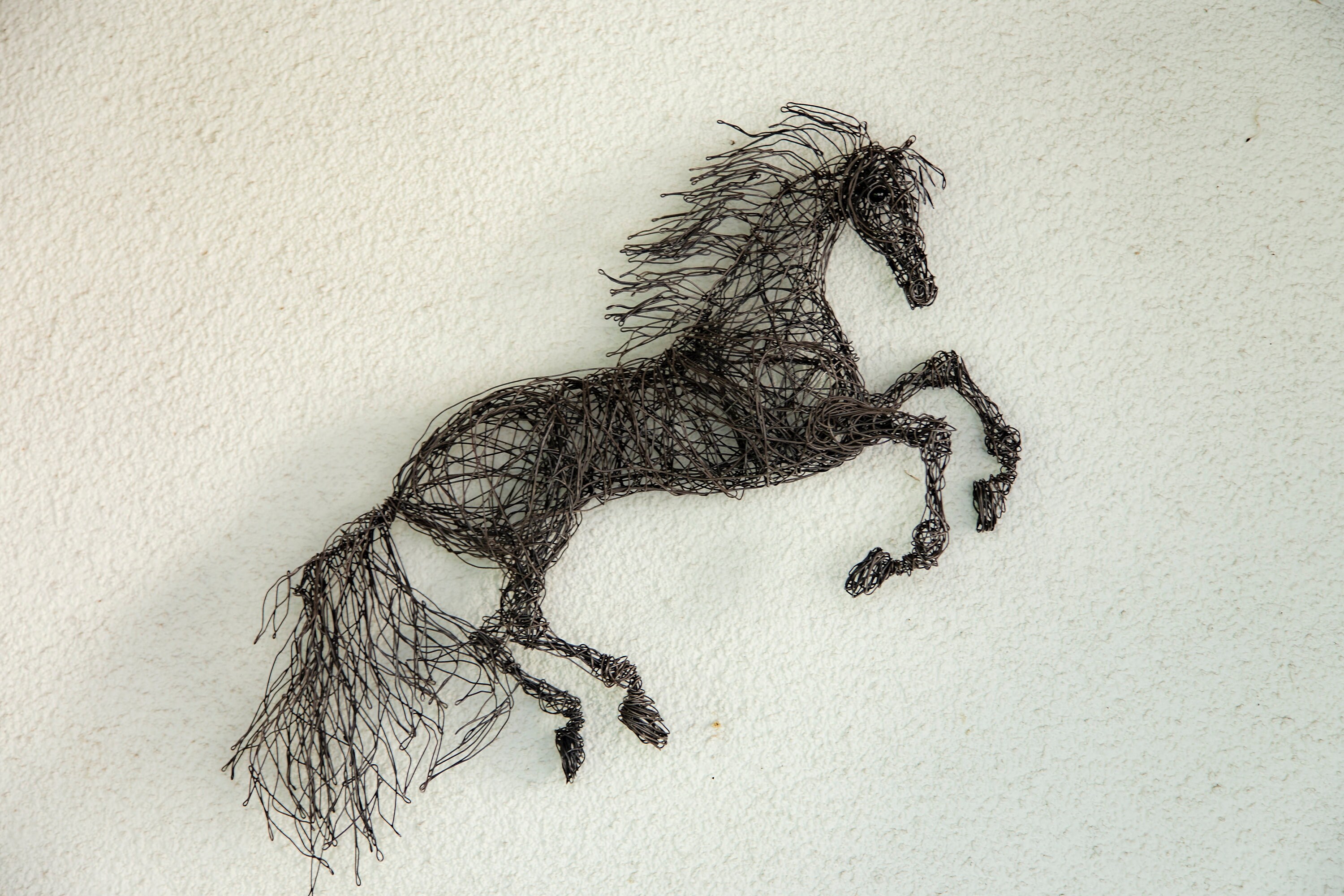 金属製の馬の彫刻、ワイヤーアート、馬の彫刻、動物、馬の装飾
