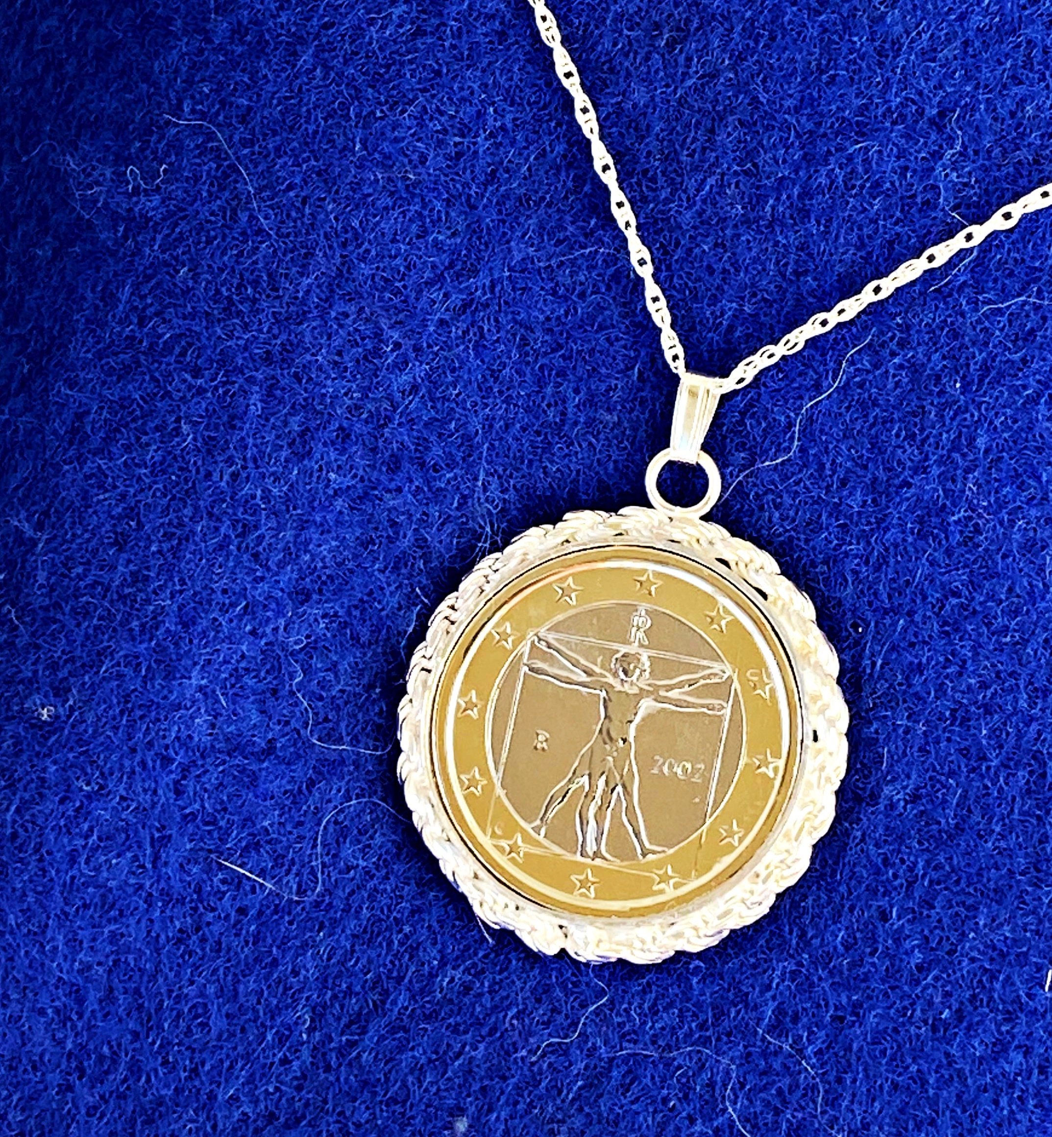 1 Euro Vitruvian Man Coin Necklace 