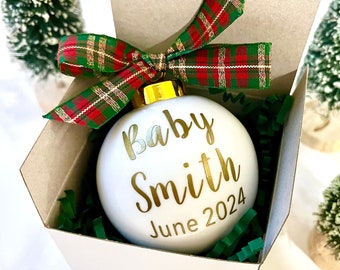 Pregnancy Announcement Christmas Ornament, Glass Ornaments, Pregnancy Reveal, Christmas Pregnancy Announcement, Personalized Baby Ornament