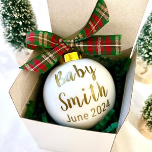 Pregnancy Announcement Christmas Ornament, Glass Ornaments, Pregnancy Reveal, Christmas Pregnancy Announcement, Personalized Baby Ornament