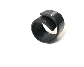 Bague minimaliste en cuir noir pour homme et femme EKO+