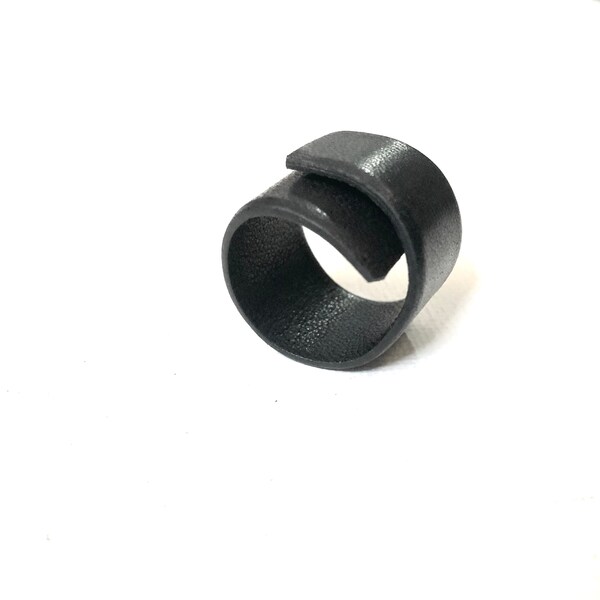 Bague minimaliste en cuir noir pour homme et femme EKO+