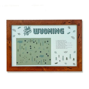 Carte et liste de contrôle des parcs d'État du Wyoming | vert vintage | Impression 11 x 17 po.