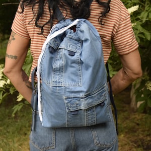 Mochila vaquera, mochila hipster, mochila para mujer, mochila para adolescentes, mochila mediana, mezclilla azul, mochila urbana, mochila para todos los días
