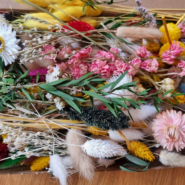 Ca. 200 Stück DIY Trockenblumen set, Deko & Tischdeko selber machen, Blumenstrauss arrangieren, zum Kränze Basteln, Taufe dekorieren