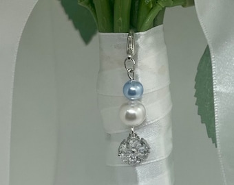 Dije de ramo de novia personalizado: perla y diamantes de imitación de Swarovski, Something Blue
