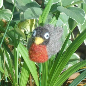 Robin Needle Felt, Needle Felted Bird, Miniature Robin, Bouquet Embellishment, Bridal Bouquet Decoration, Floral Stem, Floral Decoration image 1