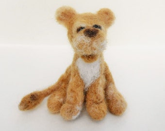 Needle Felted Lioness, Lioness Needle Felt, Lioness Plush, Pocket Sized Lioness, "Leena the Lioness" Needle Felt Toy, Felted Animal, OOAK