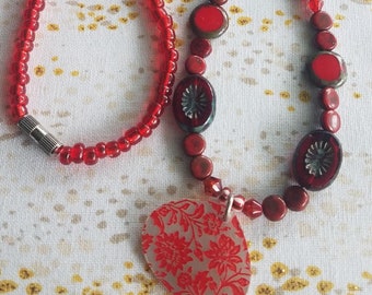 Red Beaded Necklace Glass and Mother of Pearl Pendant