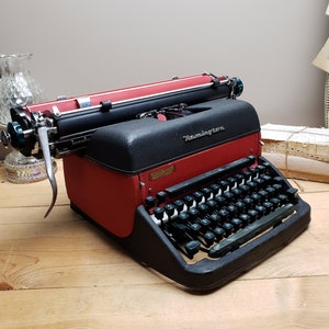 Vintage red and black typewriter Remington Rand typewriter Long Carriage (15&quot;) Metal typewriter Qwerty French keyboard