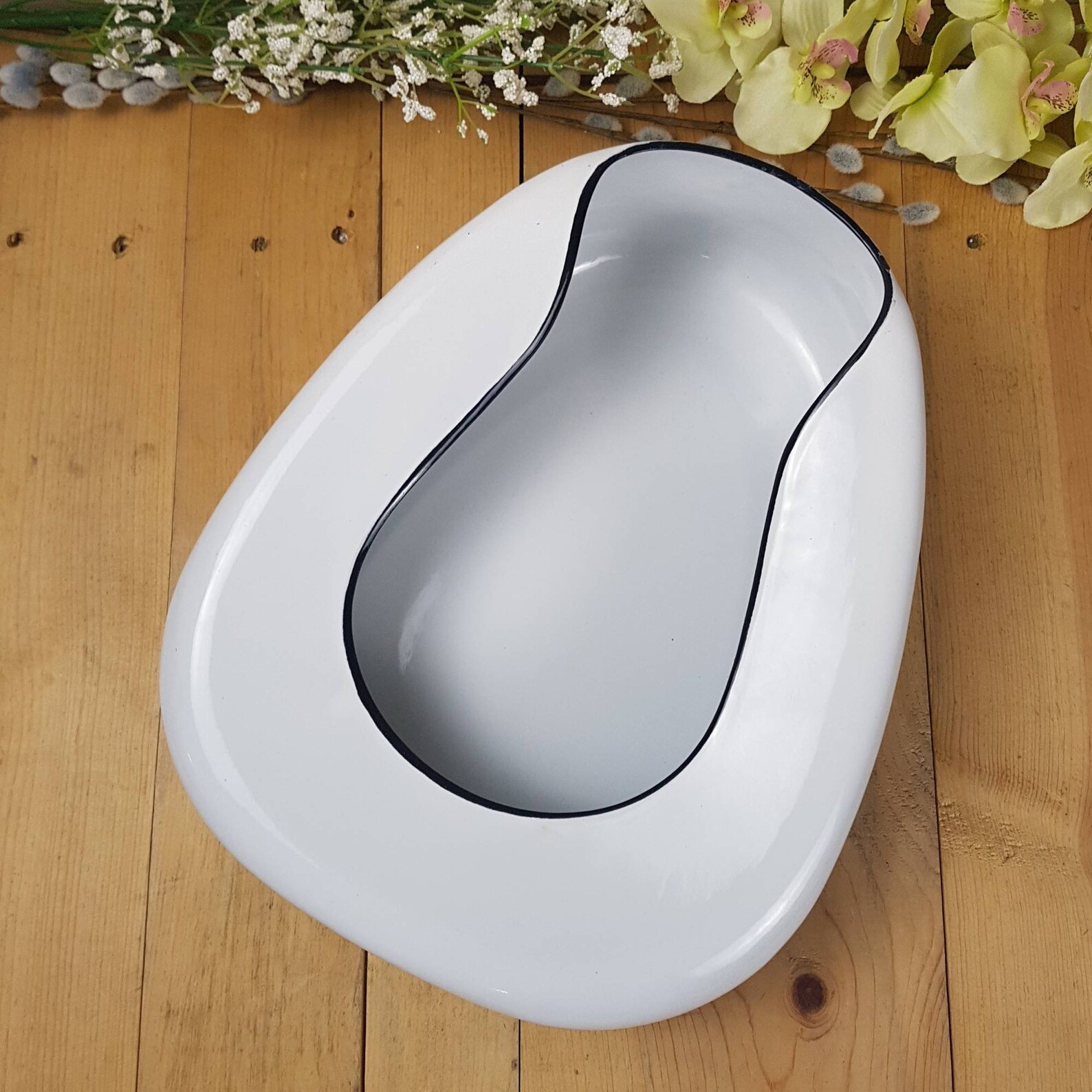 Vintage White Enamelware Bowl Bedpan Rustic Bed Pan Potty Etsy