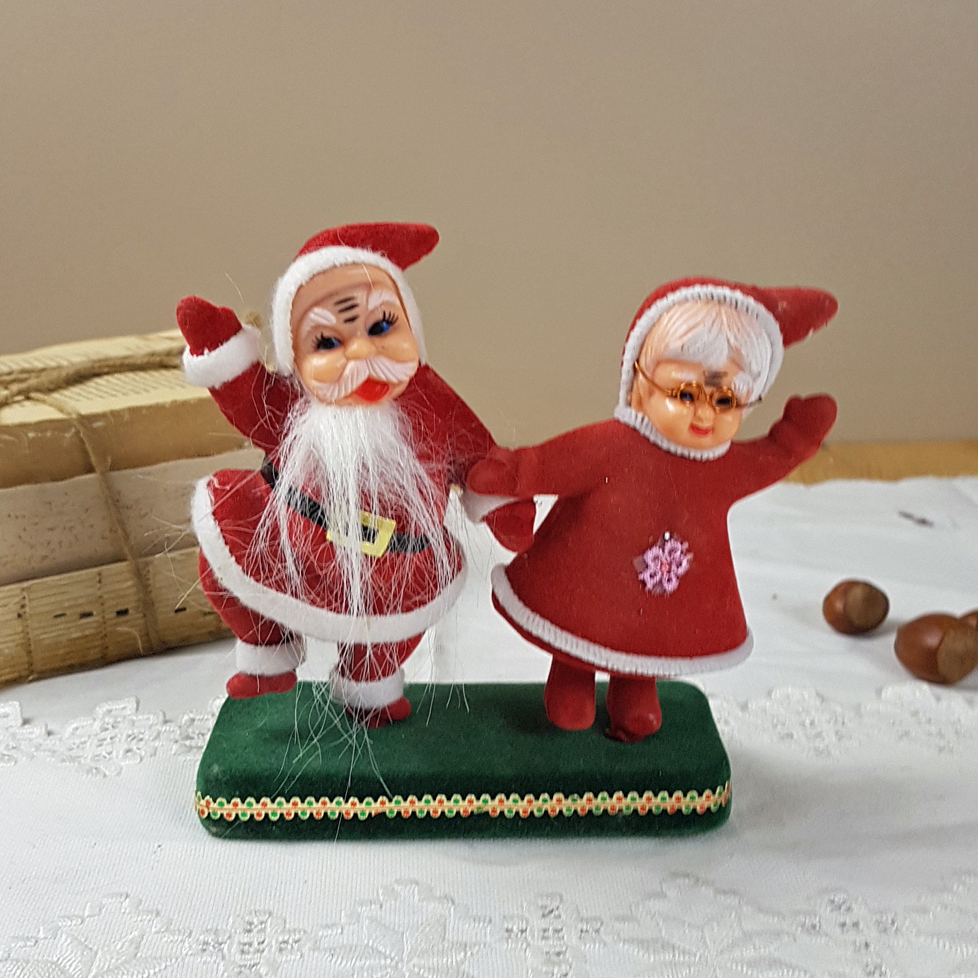 Figurine Mère Noël & Père Noël Décoration de Noël vintage Décor des Fêtes  Rétro Ornement floqué Milieu du siècle -  France