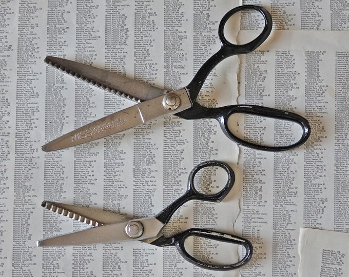 Vintage Wiss Scissors Pinking Shears Fabric Scissors Set of 2 Scissors