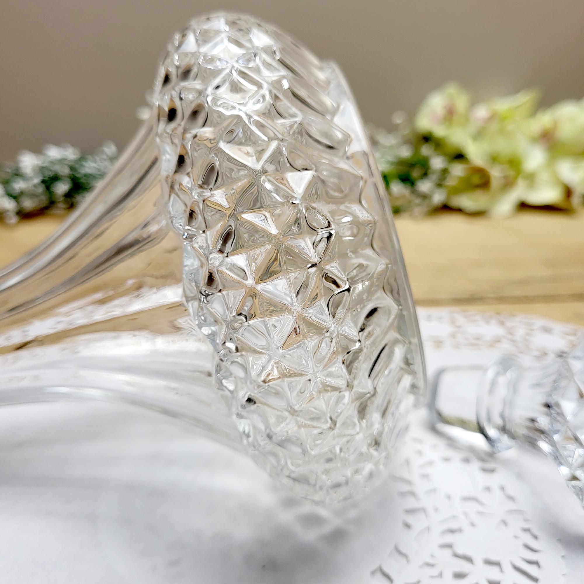 ダイヤモンドモチーフのヴィンテージクリアカットガラスデカンタ