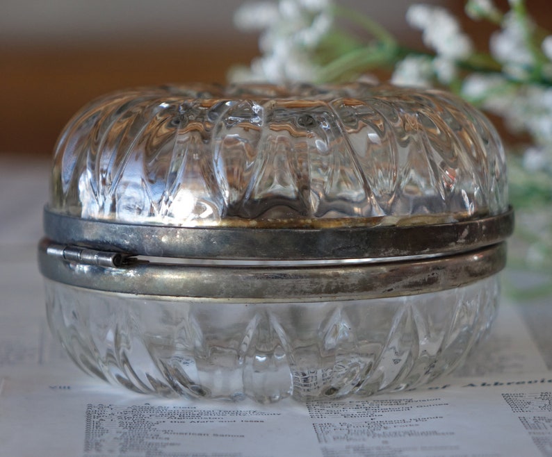 Vintage Round Clear Glass Trinket Box Jewelry Box With Silver Etsy