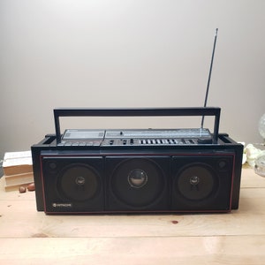 SERVICED Hitachi TRK-7620HC Boombox Radio Cassette W/built-in Sub 