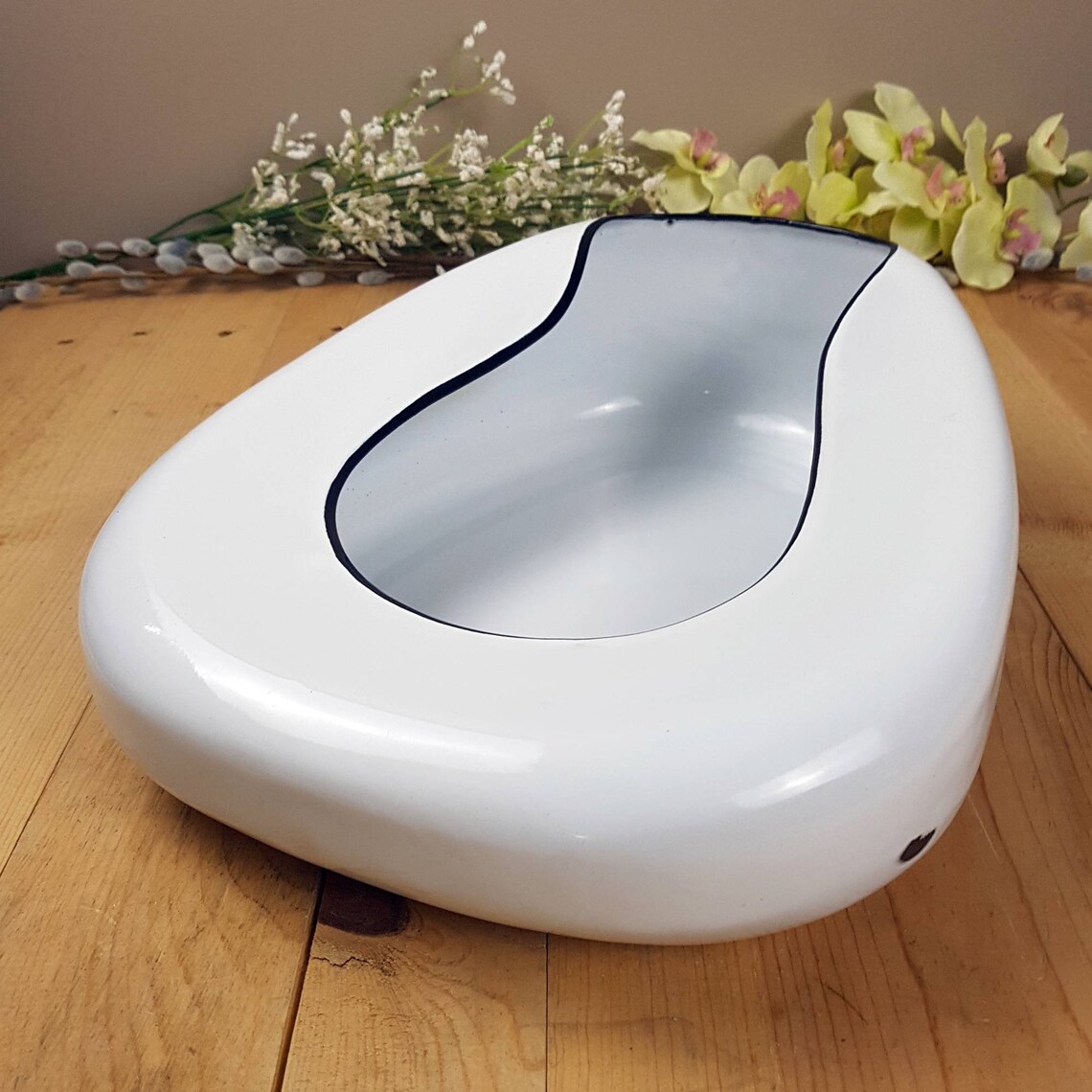 Vintage White Enamelware Bowl Bedpan Rustic Bed Pan Potty Etsy