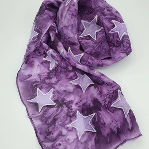Foulard en soie peint à la main violet