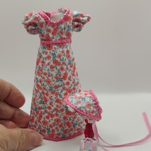Removable dress, 1:12 scale. Dollhouse miniature.