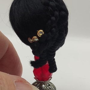 1/12 scale black wig, dollhouse miniatures.