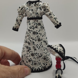 Removable dress, 1:12 scale. Dollhouse miniature.