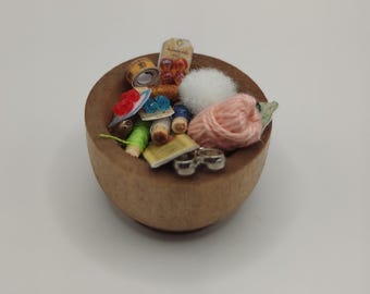 1:12 scale sewing basket, dollhouse miniature