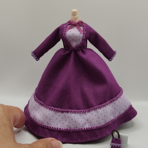 Removable dress, 1:12 scale. Dollhouse miniature.