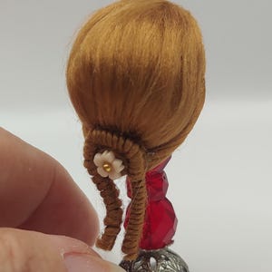 1/12 scale wig, dollhouse miniature.