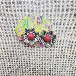 Western Silver Flower Red Stone Post Earrings!!  FREE SHIPPING!!
