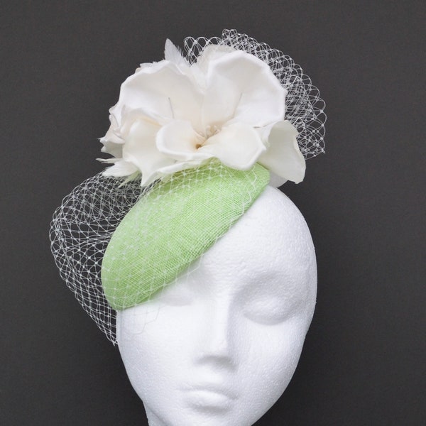 Green wedding hat. Made to Order. Pale green occasion hat. Royal Ascot hat. Mother of bride or groom hat. Green fascinator.