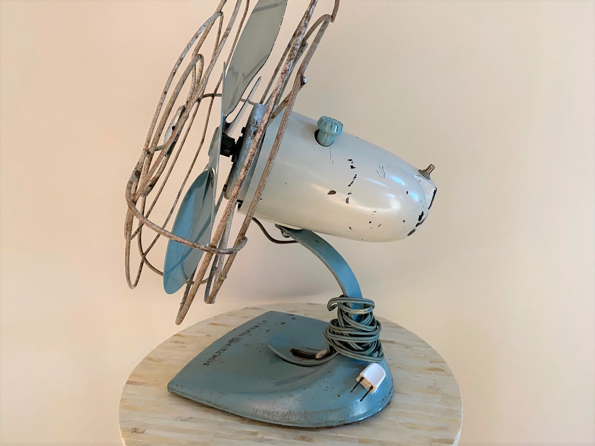 General Electric Oscillating Fan, Cat. No. F15S125, GE