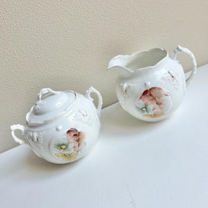 Floral Sugar and Creamer Set, Sugar Bowl and Creamer, With Lid, Floral Serving Pieces, Vintage Sugar Bowl, Vintage Creamer, Dining Decor