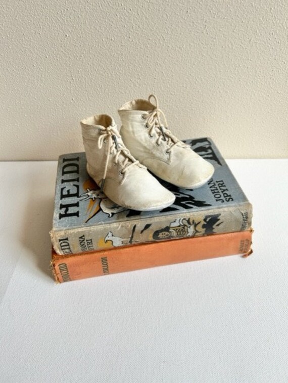 Vintage baby shoes white gem