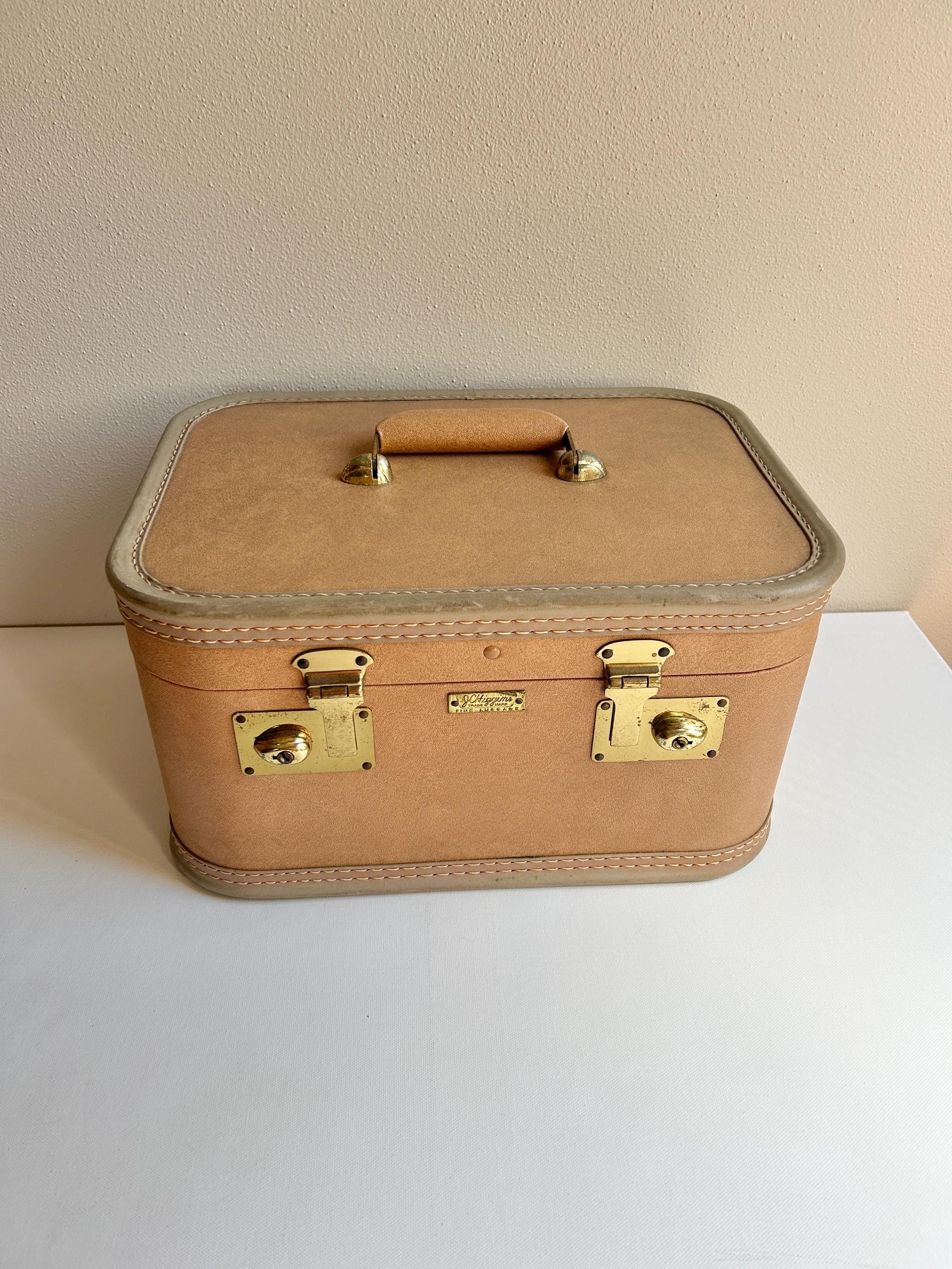 Higgins Cruiser Weekender Bag by Retro Boater Higgins Cruiser Weekender Bag by Retro Boater