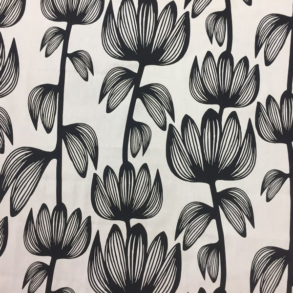White tablecloth with black striped flowers and striped leaves, stylized flowers, modern style, black and white tablecloth