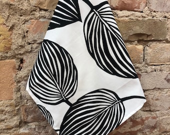 Scandinavian Kitchen Towel: Organic Cotton with Black Leaf Print
