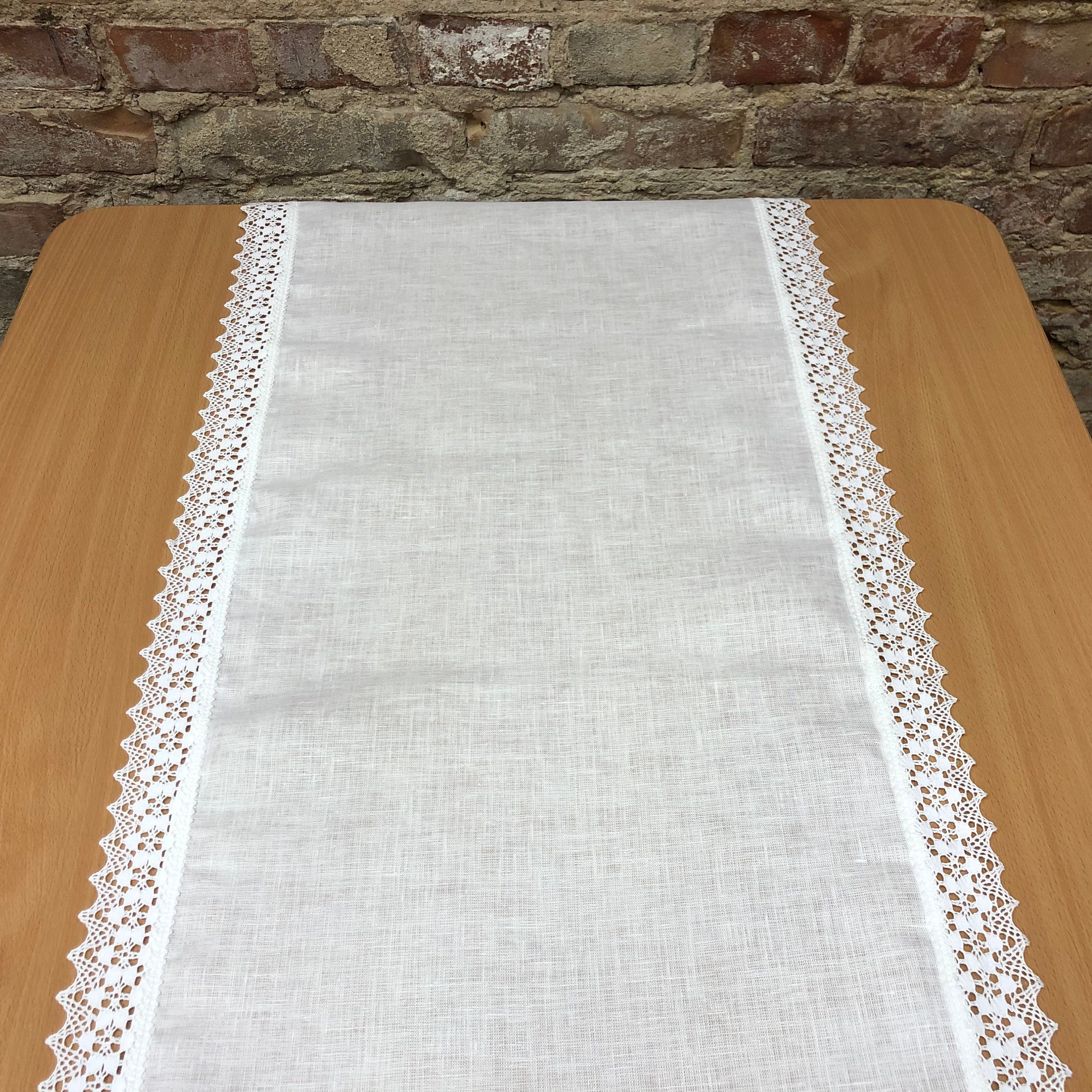 DECKCHEN TISCHLÄUFER MITTELDECKE TISCHDECKE MIT SPITZE / STICKEREI ROSE