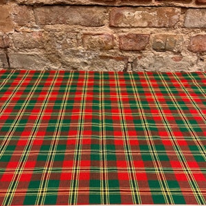 Tartan Plaid Tablecloth: Green & Red Cotton Linen Christmas Table Runner