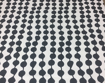 Skandinavische Tischdecke aus Baumwolle: Schwarze Kreise, Modernes Wohndekor