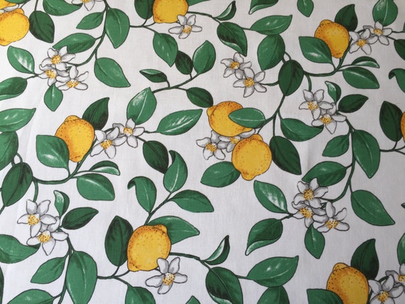 Lemon Print Tablecloth: White Cotton Table Decoration (28x145cm)