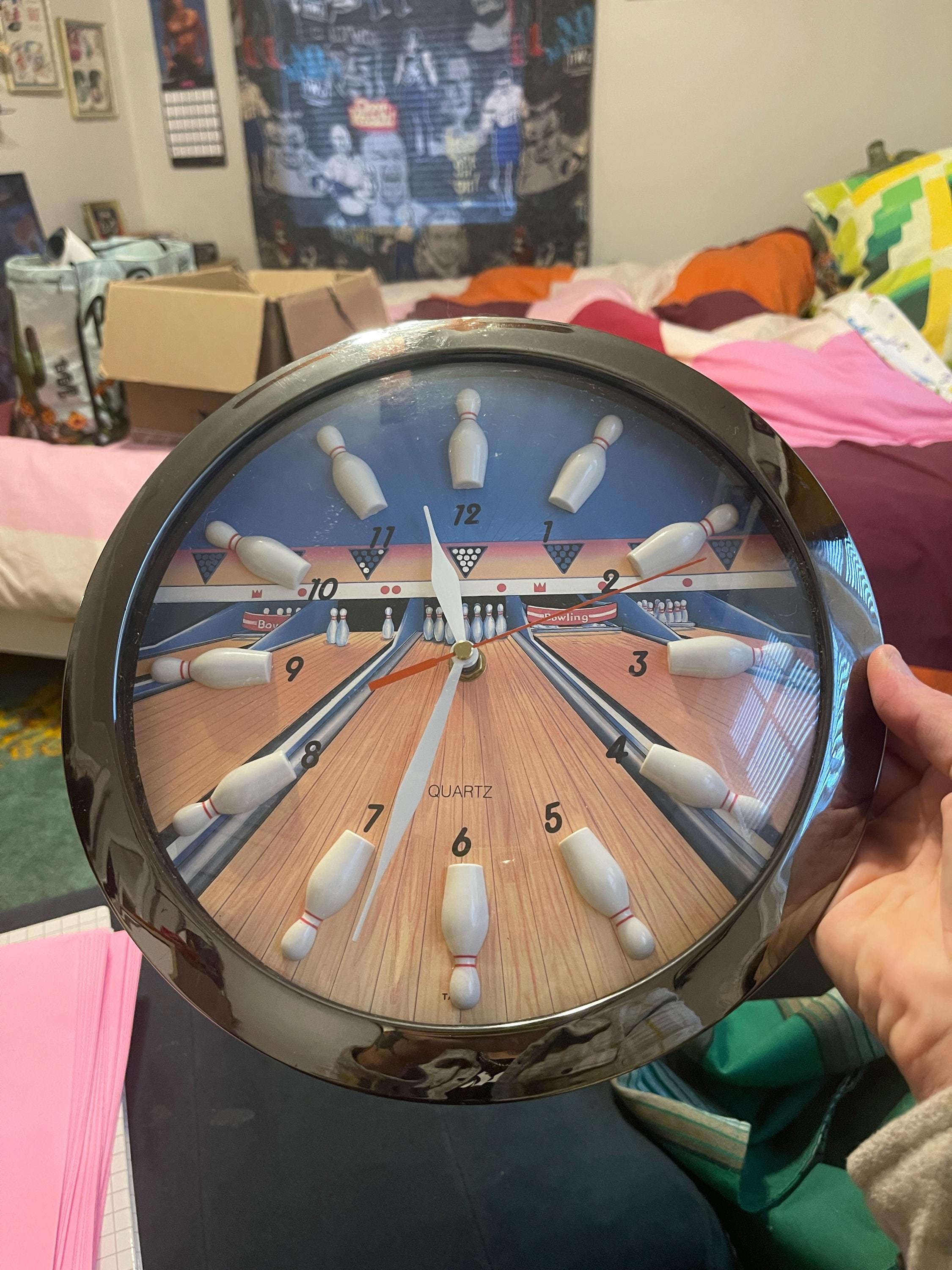 ビンテージクロック　ボーリング Vintage Bowling Clock - Etsy Canada