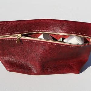 Bolso de mano VTG de los años 90, de piel auténtica, con diseño de guijarros rojos, con cremallera de latón, neceser, bolsa de viaje, bolso de piel de 12 x 7