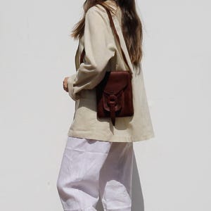Sac à main en cuir brun rougeâtre fabriqué à la main, sac à bandoulière, côtés tressés à la main au Mexique, cuir épais durable, sac unisexe avec une poche