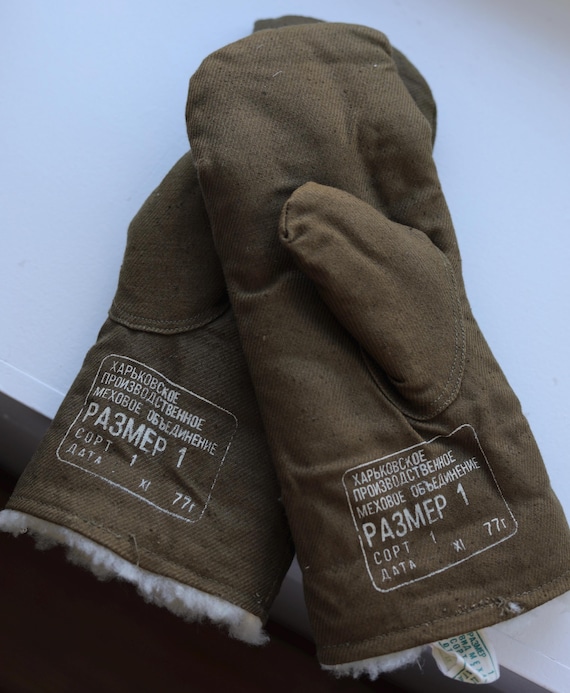 Vintage  UNISEX 70s Sheep Wool Mittens: Khaki Cot… - image 3