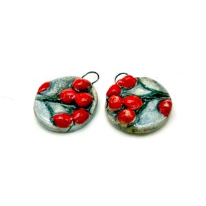 Keramik Beeren Charms für Schmuck diy kleine Anhänger für die Herstellung von Ohrringe Armband Halskette handgemachte Ergebnisse Komponente rot hellblau grün