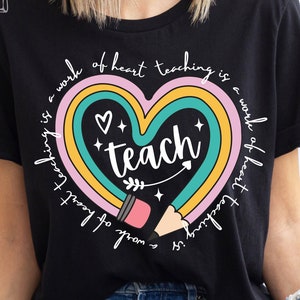 La enseñanza es un trabajo de corazón svg, regalos para el maestro svg, camisa de maestro svg, cita del maestro svg, regreso a la escuela svg, archivos svg para cricut